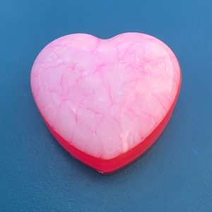 Coeurs bicolores — magnet en résine époxy fait main, pièce unique