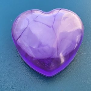 Coeurs fumés — magnet en résine époxy fait main, pièce unique