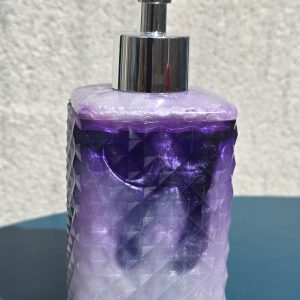 Distributeur de savon violet — distributeurs de savon en résine époxy fait main, pièce unique